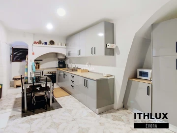 Moradia T5 para Venda em Caia, São Pedro e Alcáçova
