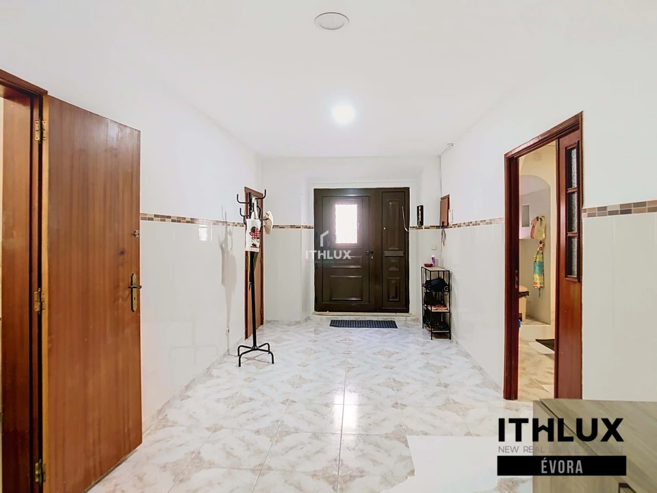 Moradia T5 para Venda em Caia, São Pedro e Alcáçova Foto 3
