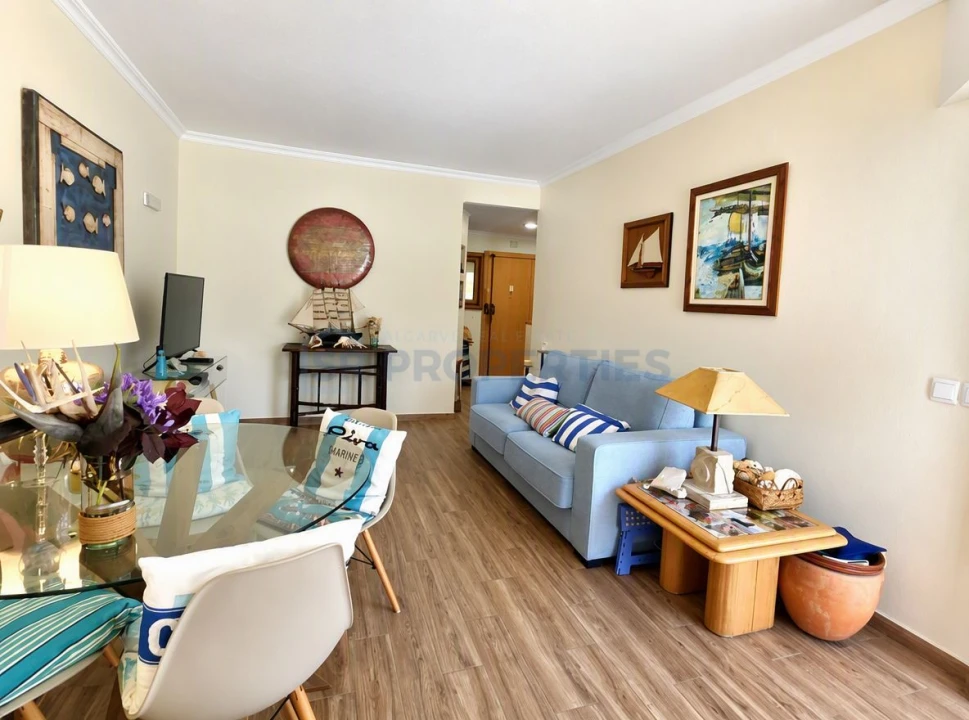 Apartamento T2 para Venda em Quarteira Foto 4
