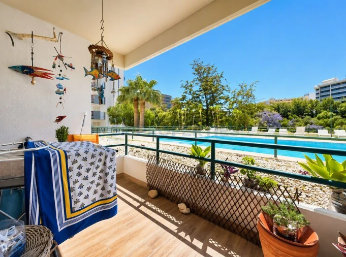Apartamento T2 para Venda em Quarteira Foto 8