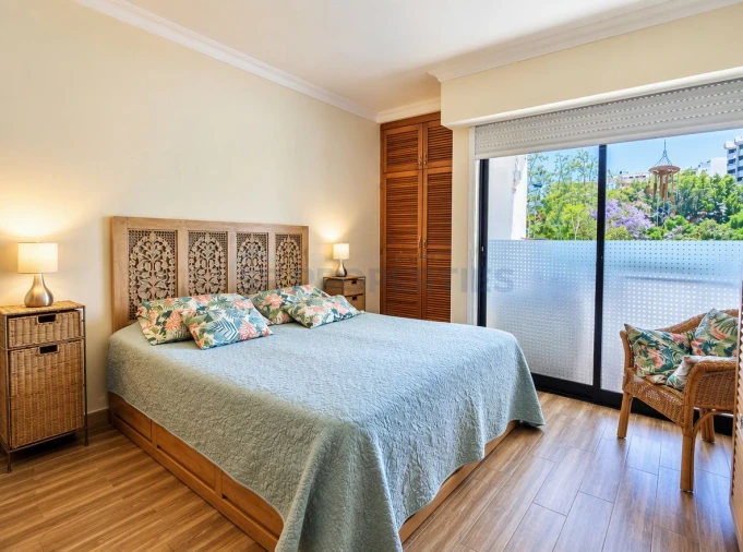 Apartamento T2 para Venda em Quarteira Foto 6
