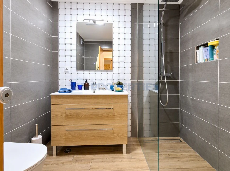 Apartamento T2 para Venda em Quarteira Foto 9
