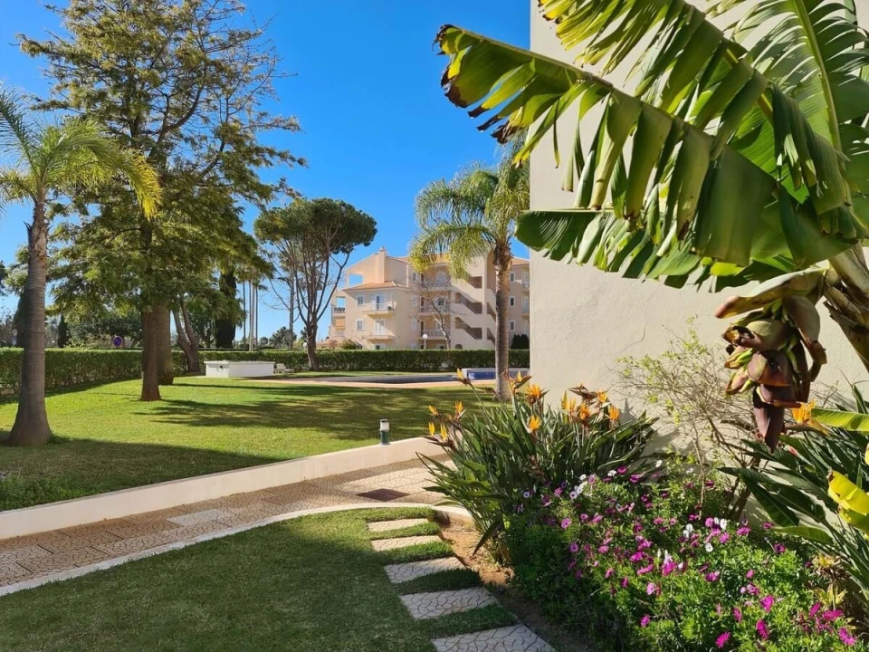 Apartamento T3 para Venda em Quarteira Foto 2