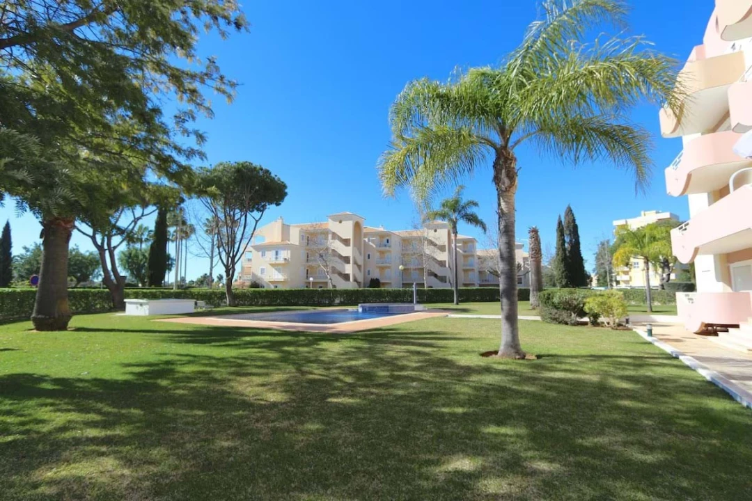 Apartamento T3 para Venda em Quarteira Foto 1