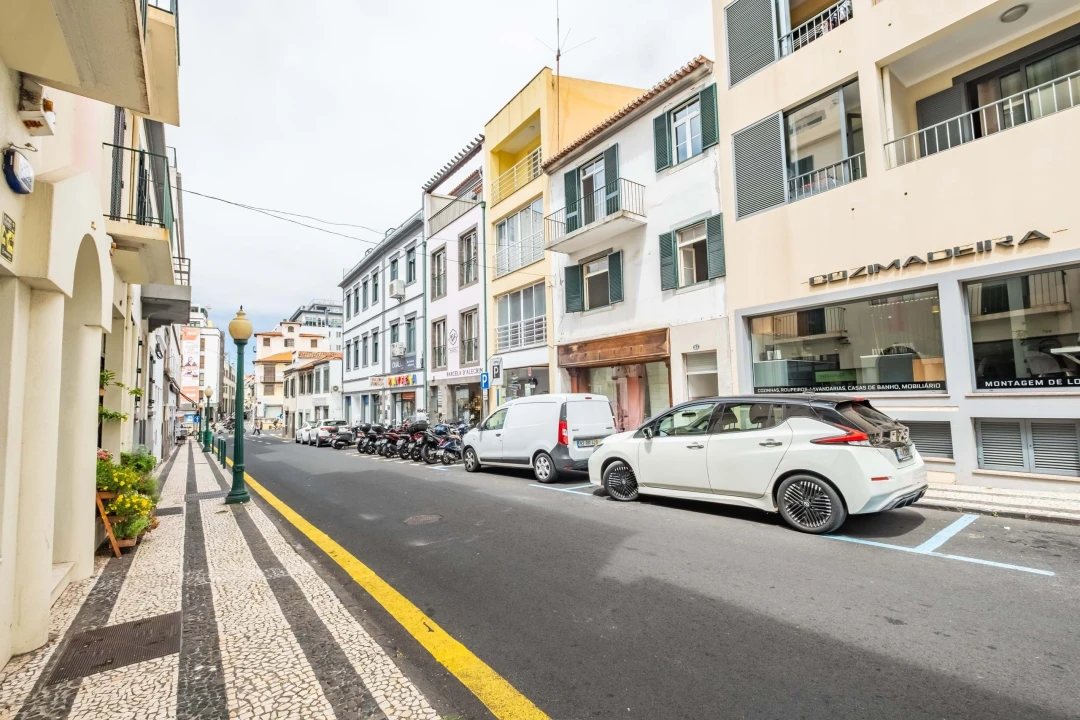 Prédio para Venda em Funchal (Santa Luzia) Foto 1