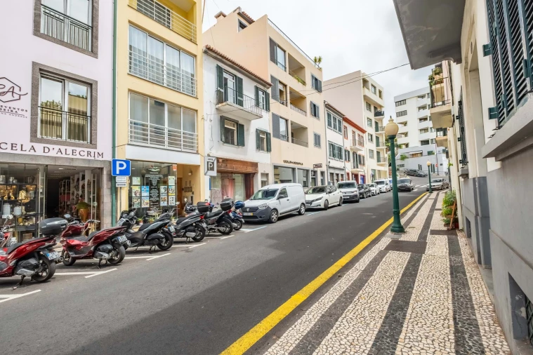 Prédio para Venda em Funchal (Santa Luzia) Foto 3