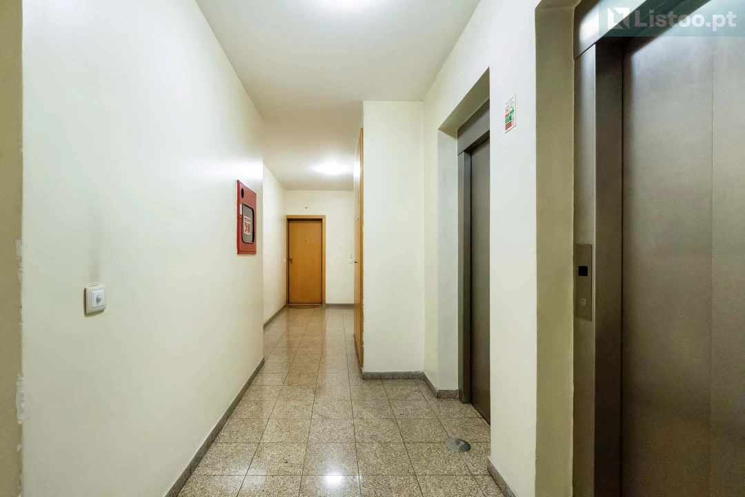 Apartamento T3 para Venda em Custoias Foto 2