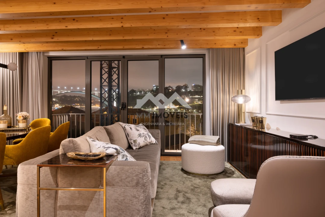 Apartamento T3 para Venda em Lordelo do Ouro e Massarelos Foto 2