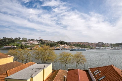 Apartamento T3 para Venda em Lordelo do Ouro e Massarelos