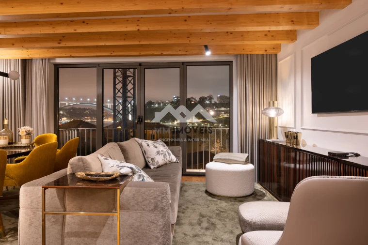 Apartamento T3 para Venda em Lordelo do Ouro e Massarelos Foto 2