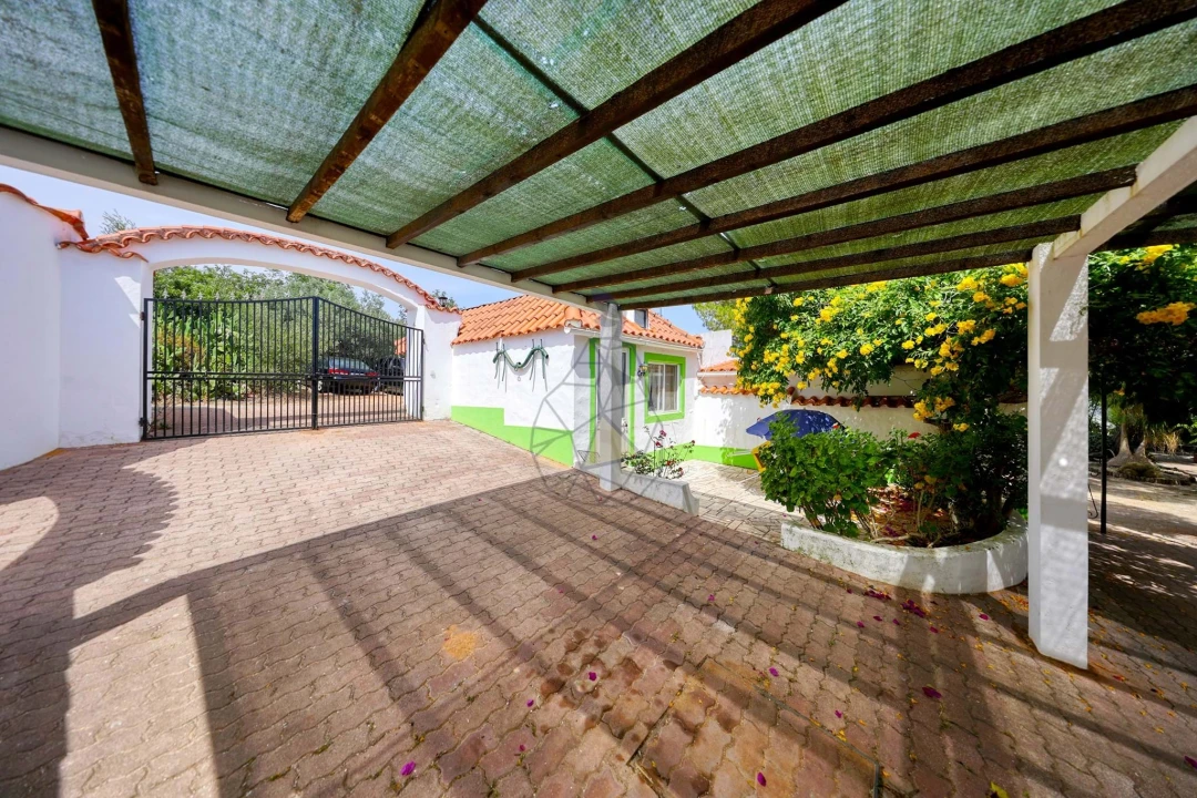 Quinta T8 para Venda em Paderne Foto 90