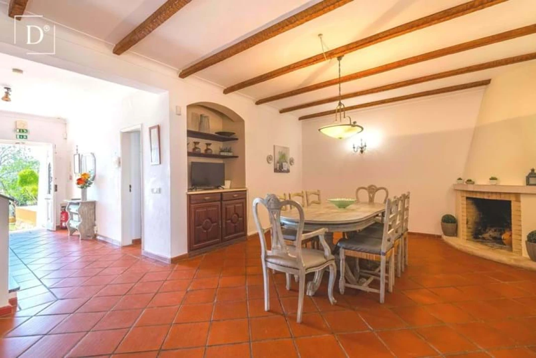 Moradia T5 para Venda em Albufeira e Olhos de Água Foto 3