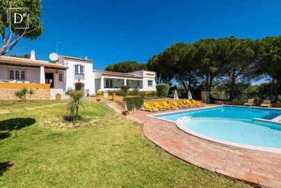 Moradia T5 para Venda em Albufeira e Olhos de Água