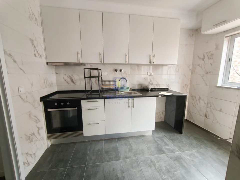 Apartamento T1 para Venda em Baixa da Banheira e Vale da Amoreira Foto 3