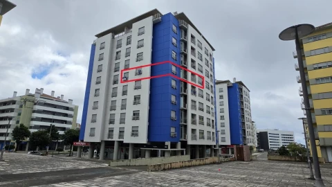 Apartamento T3 para Venda em Ponta Delgada (São Pedro)
