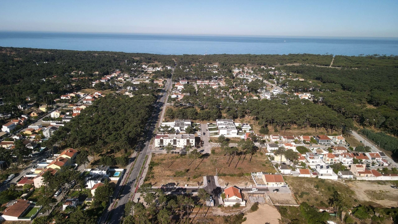 Terreno para Venda em Charneca de Caparica e Sobreda Foto 9
