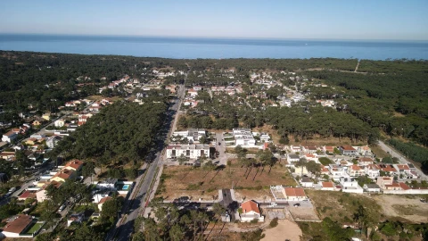 Terreno para Venda em Charneca de Caparica e Sobreda