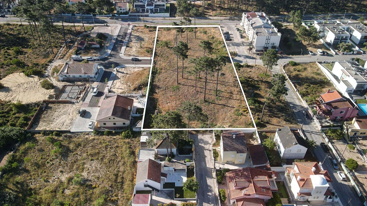 Terreno para Venda em Charneca de Caparica e Sobreda Foto 1