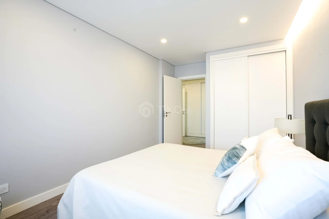 Apartamento T4 para Venda em Venteira Foto 32