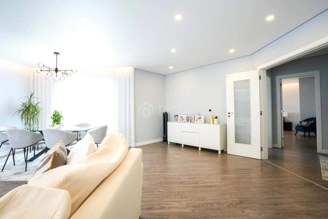 Apartamento T4 para Venda em Venteira Foto 7
