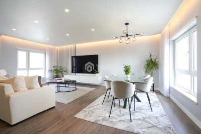 Apartamento T4 para Venda em Venteira