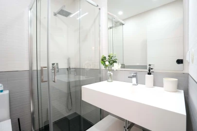 Apartamento T4 para Venda em Venteira