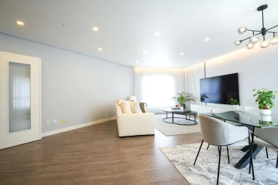 Apartamento T4 para Venda em Venteira