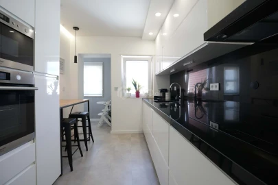 Apartamento T4 para Venda em Venteira