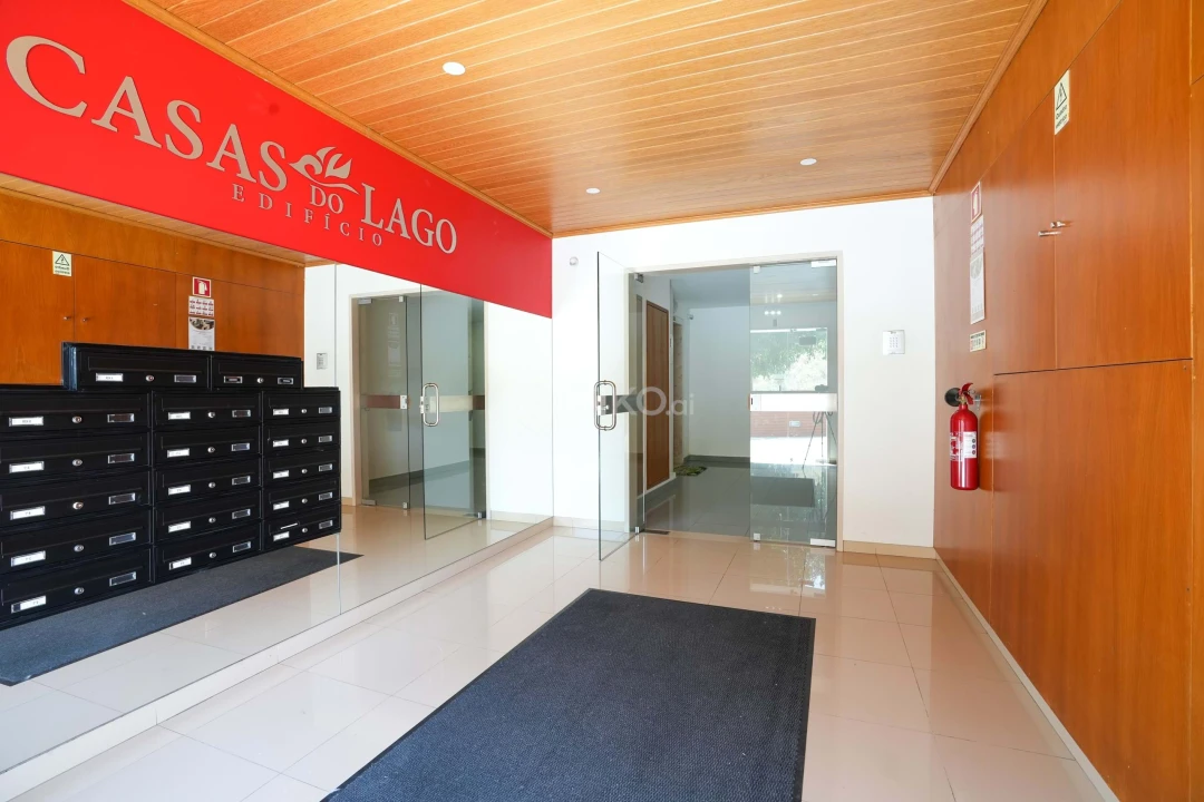 Apartamento T4 para Venda em Venteira Foto 40