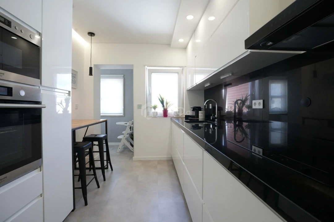Apartamento T4 para Venda em Venteira Foto 21