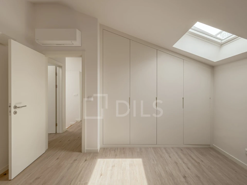 Apartamento T2 para Venda em Campolide Foto 8
