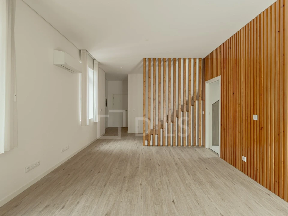 Apartamento T2 para Venda em Campolide Foto 3
