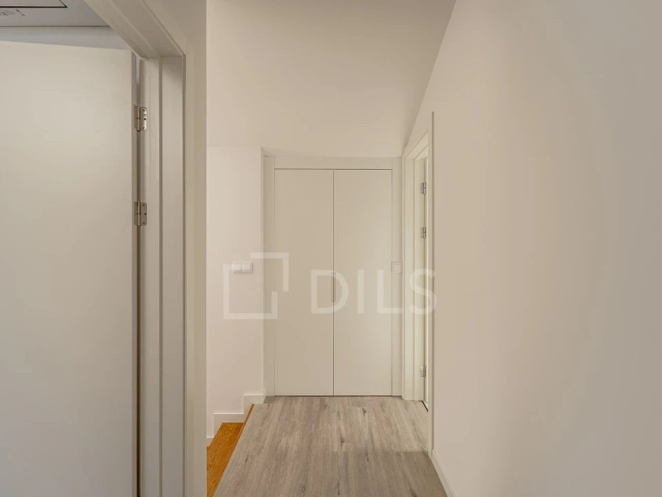 Apartamento T2 para Venda em Campolide Foto 20