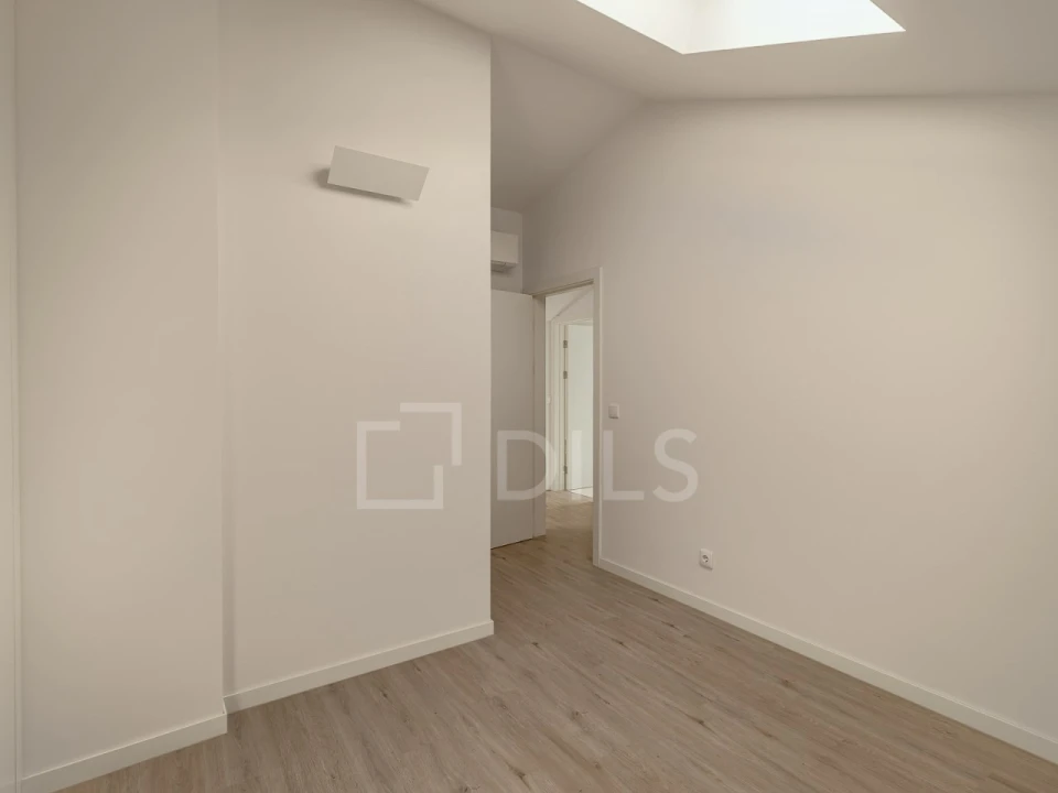 Apartamento T2 para Venda em Campolide Foto 12