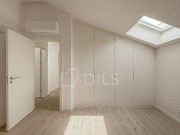 Apartamento T2 para Venda em Campolide