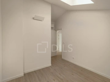 Apartamento T2 para Venda em Campolide