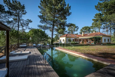 Moradia T6 para Venda em Santa Maria do Castelo e Santiago e Santa Susana