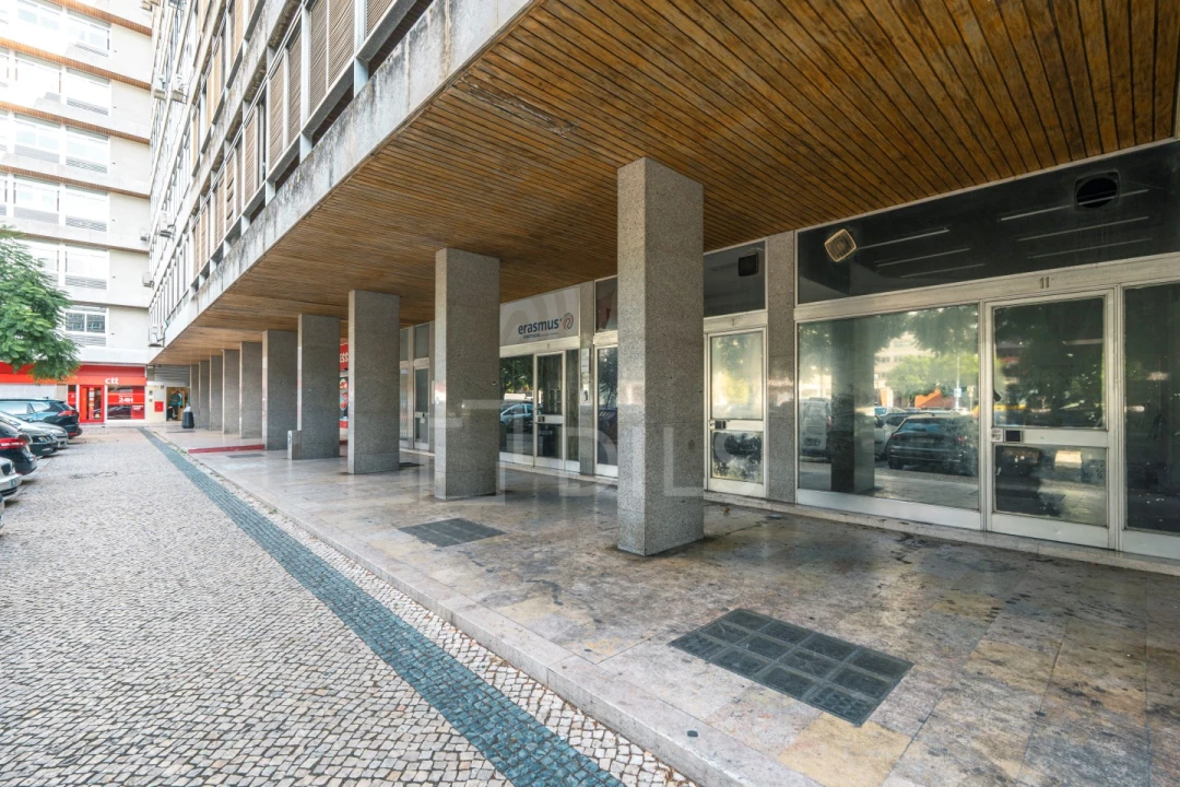 Loja para Arrendamento em Alvalade Foto 3