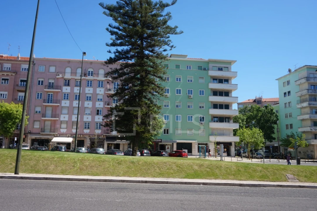 Loja para Arrendamento em Alvalade Foto 16