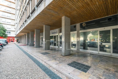 Loja para Arrendamento em Alvalade