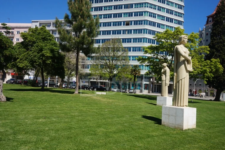 Loja para Arrendamento em Alvalade Foto 17