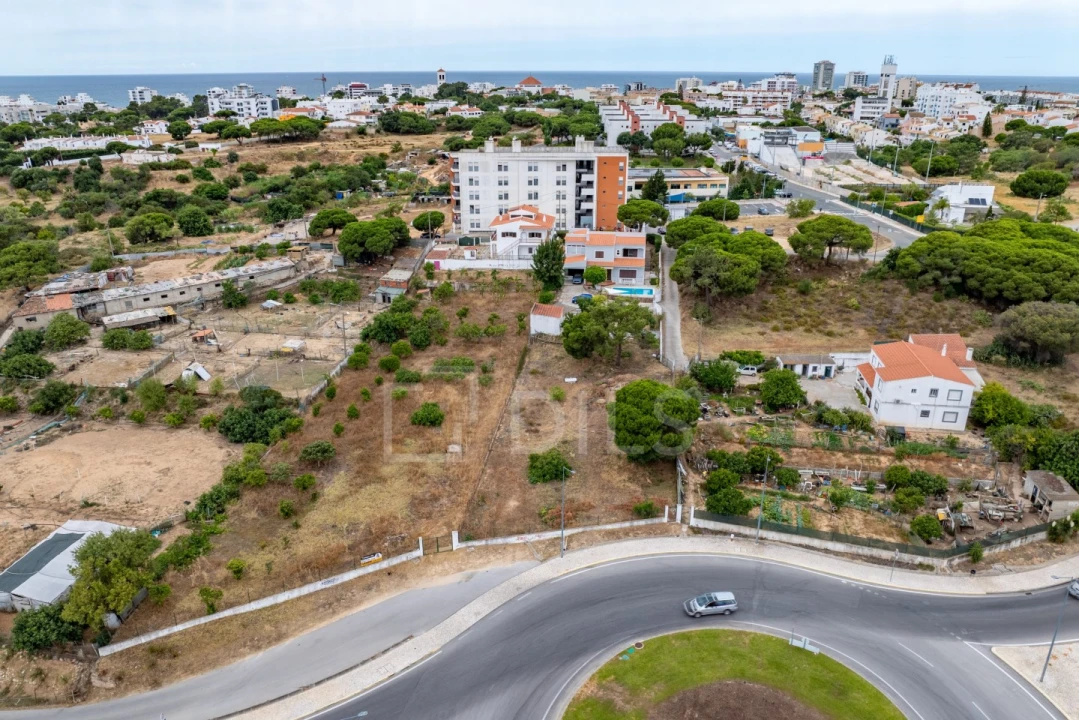 Terreno para Venda em Quarteira Foto 8