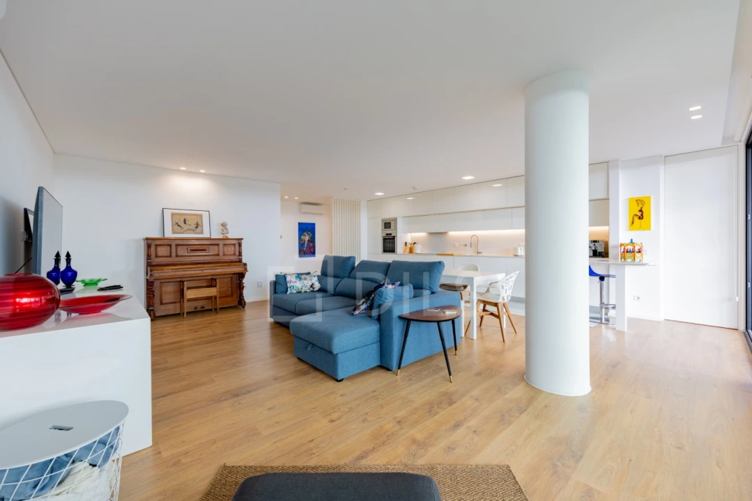 Apartamento T4 para Venda em Olhão Foto 3