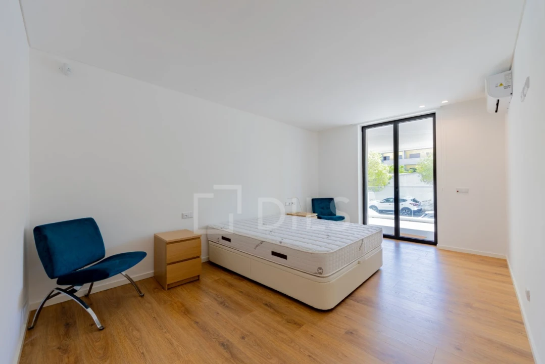 Apartamento T4 para Venda em Olhão Foto 16