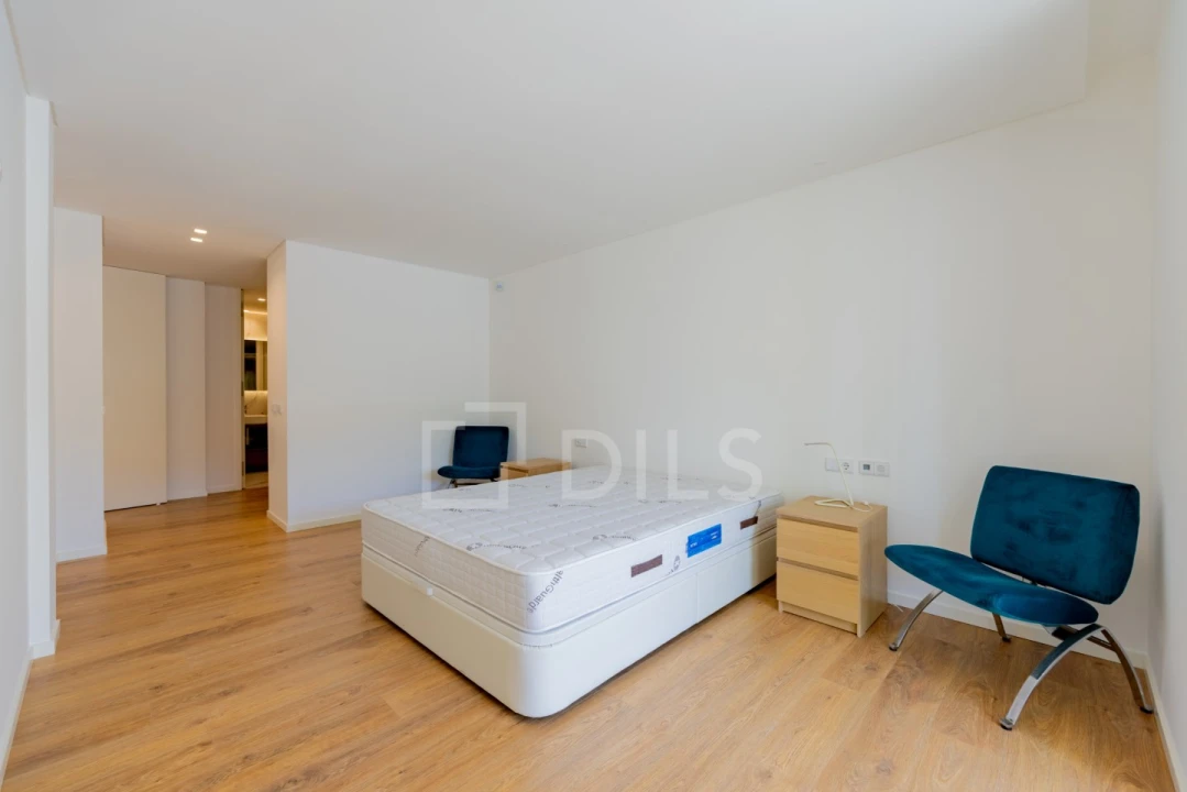 Apartamento T4 para Venda em Olhão Foto 9