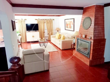 Moradia T4 para Venda em Oeiras e São Julião da Barra, Paço de Arcos e Caxias