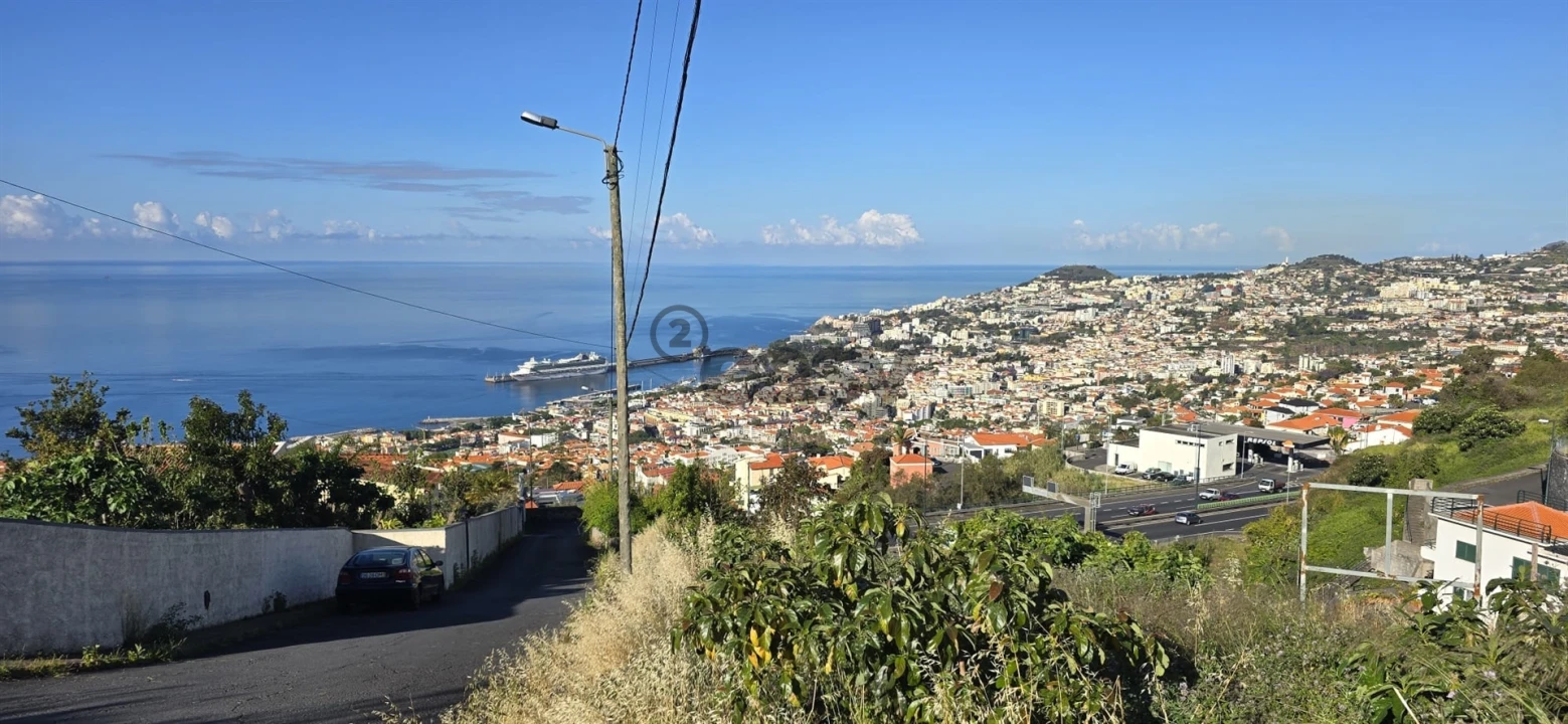 Terreno para Venda em Funchal (Santa Maria Maior) Foto 1