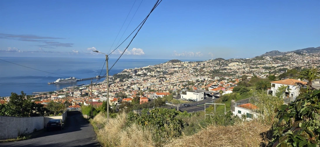 Terreno para Venda em Funchal (Santa Maria Maior) Foto 2