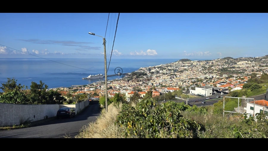 Terreno para Venda em Funchal (Santa Maria Maior)