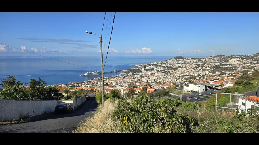 Terreno para Venda em Funchal (Santa Maria Maior)